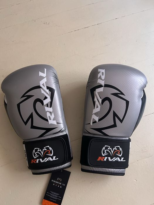 Rival RB7 Fitness Plus Bag черни/сребърни боксови ръкавици