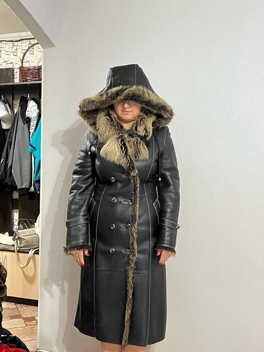 Новая дублёнку женскую продам!