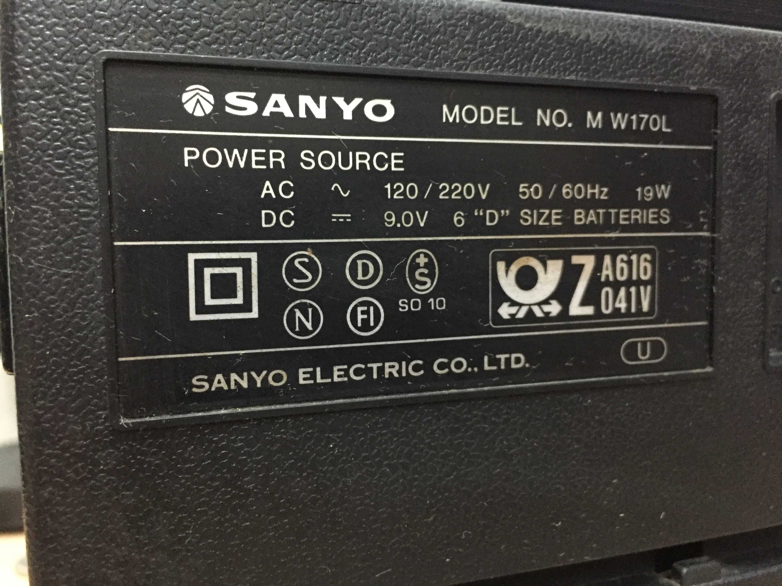 Двукасетъчен Радио Касетофон SANYO MW170L *1985 г-Япония