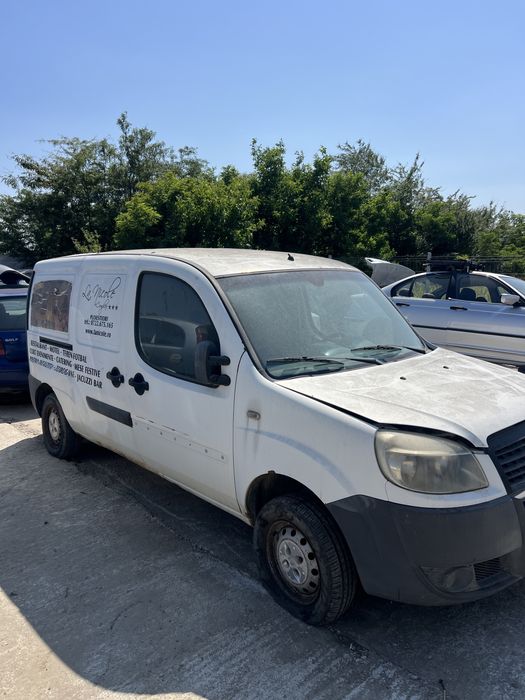 Vand bara fata capota usi motor diesel/ benzina Fiat doblo