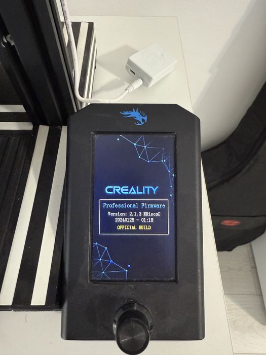 Imprimanta creality ender 3 v2  cu encosure custom