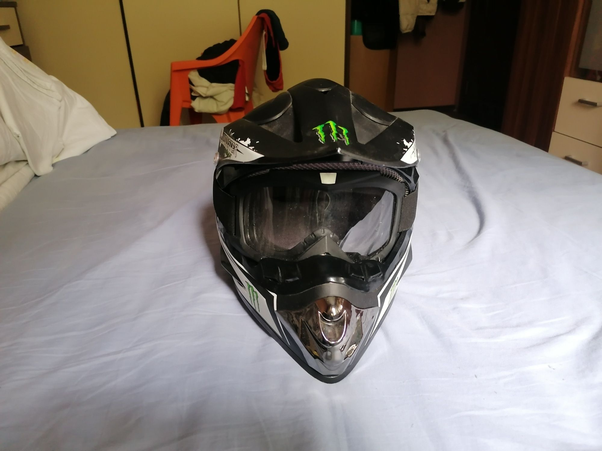 Каска Helmet Почти нова.