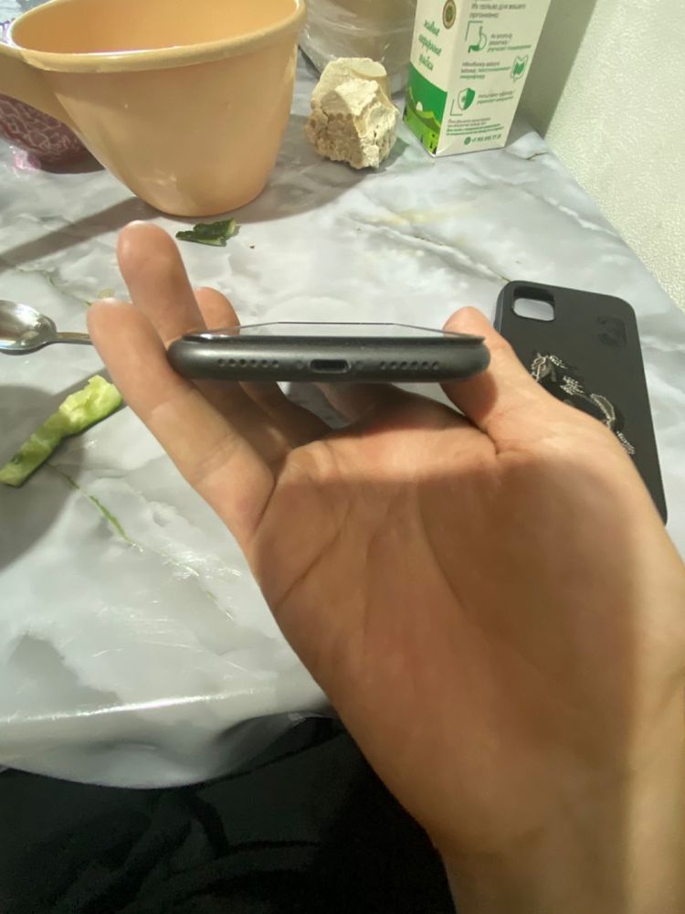 Продам айфон 11 акб83 128гб