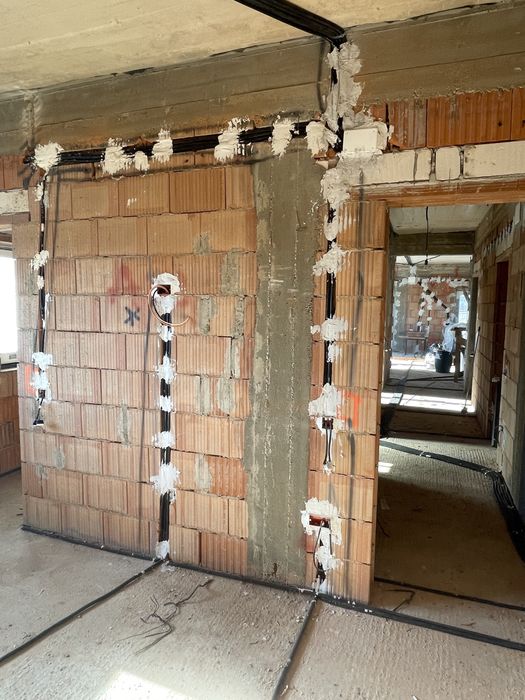 Electrician, lucrari conexe activitatii