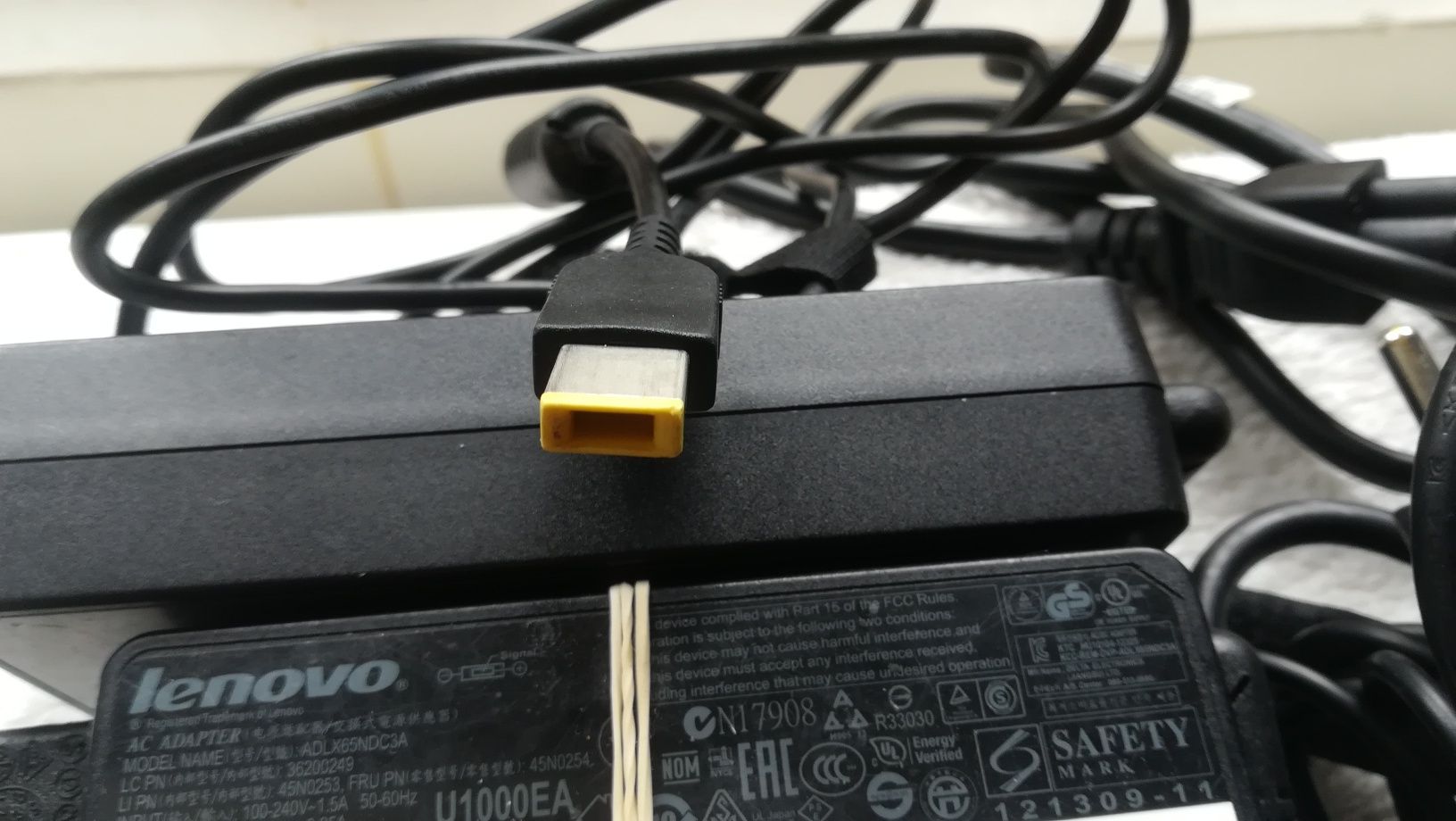 Incarcatoare  laptop Lenovo mufa dreptunghiulara și USB-C