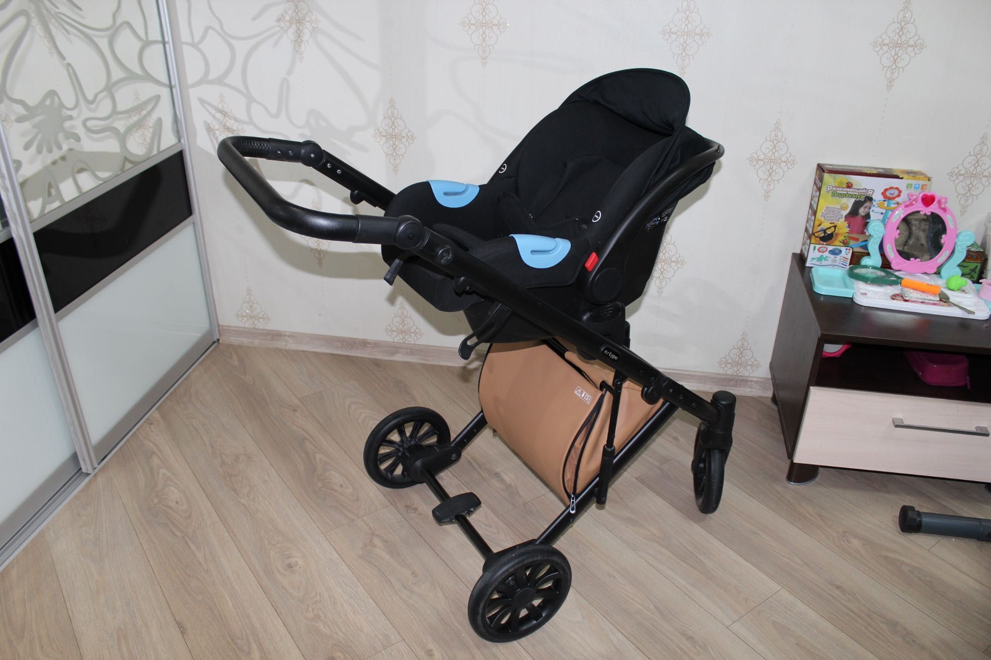 коляска 3 в 1  Anex  e\type