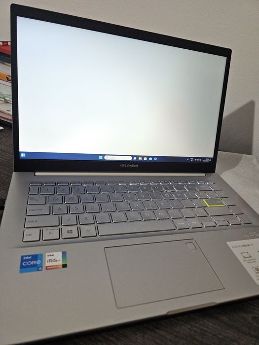 Vand laptop AsusVivoBook nou