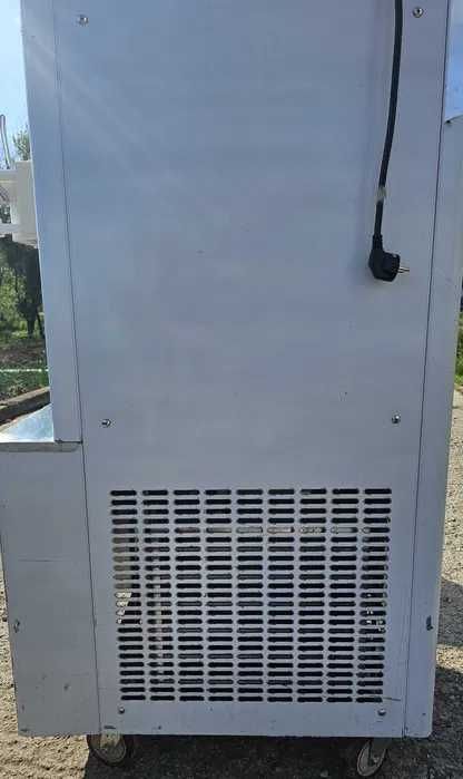 Продавам професионална машина за мек сладолед Ideal BKI-4.