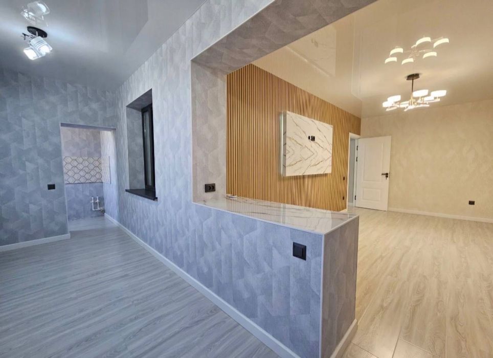 Ц6 ПЛОЩАДЬ-52m2  1в2/2/4 
Кирпич 77-Серия 
Комнаты-Раздельно кирпич