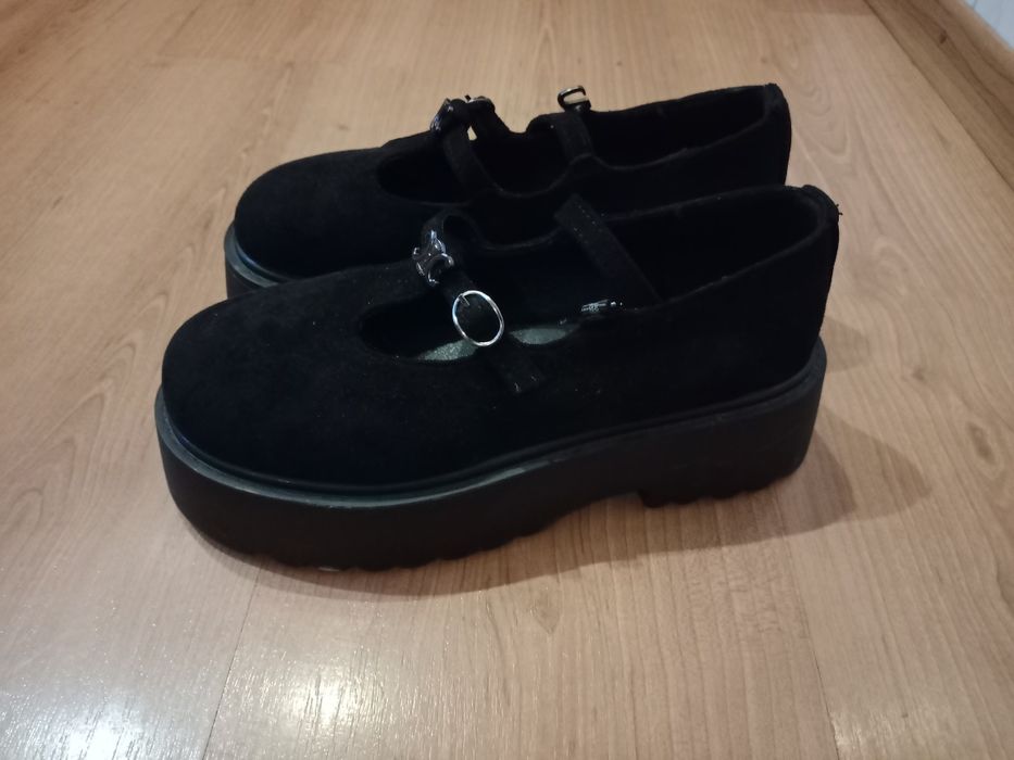 Продам новую женскую обувь