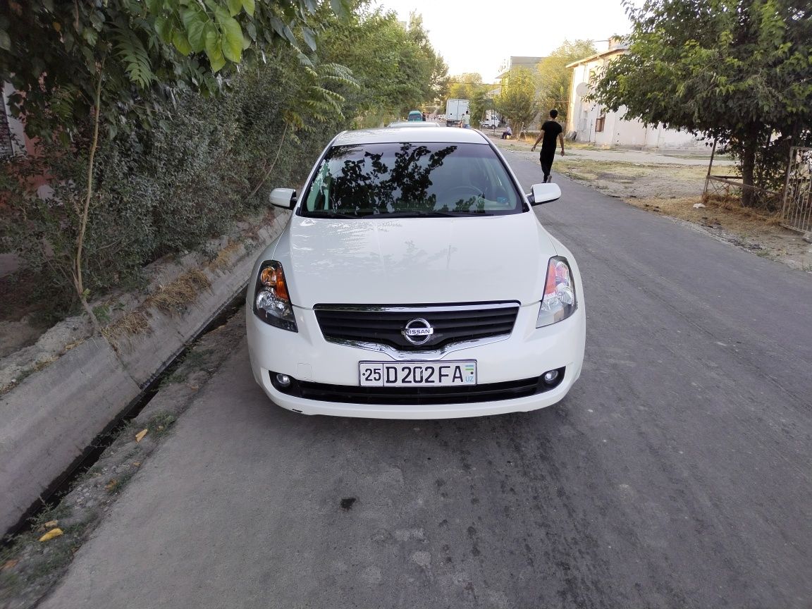 Nissan Altima сотилади