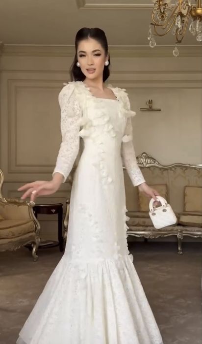 Платье  1 раз носила,после хим чистки,очень хорошо сидит