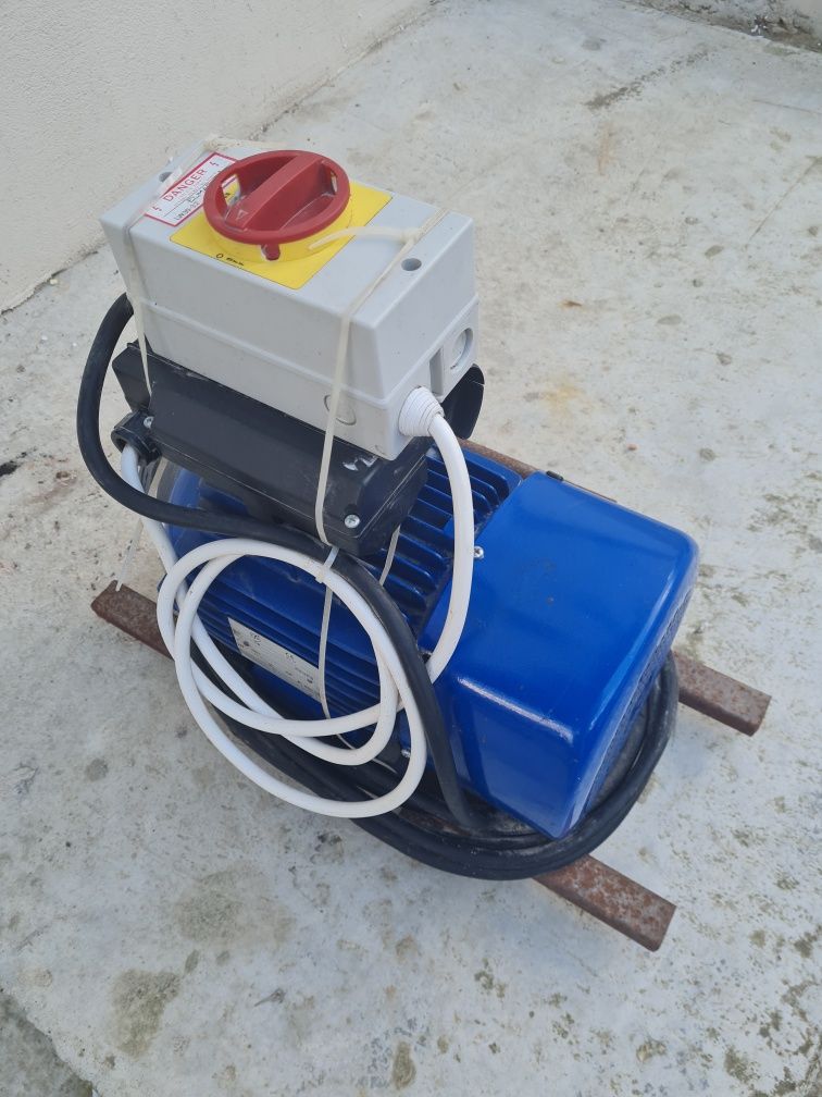 Motor electric monofazic , 3kw.