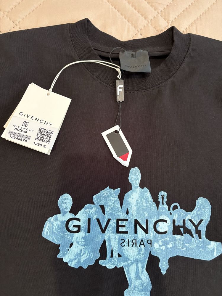 Тениски Fendi, Givenchy