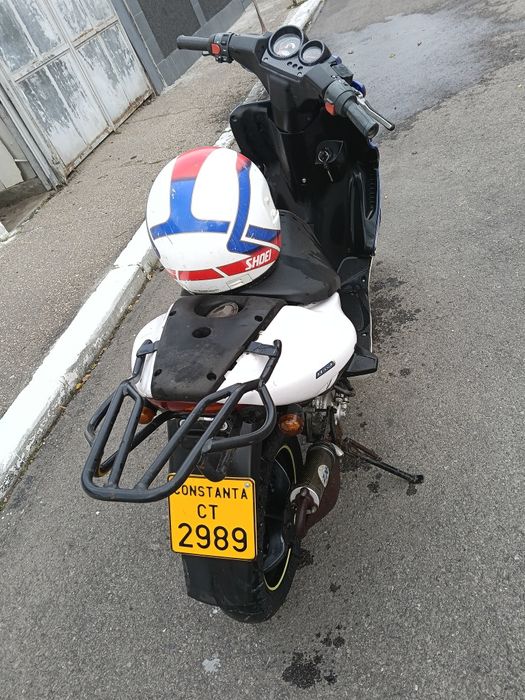 Vând scuter Yamaha Aerox înscris, functional