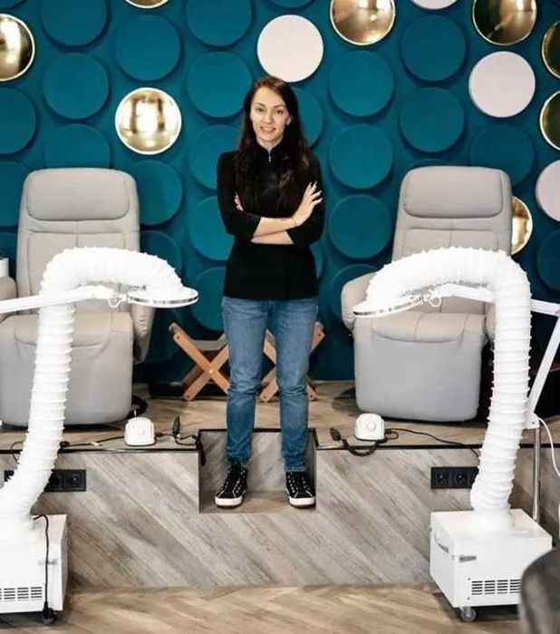 Aspirator  (extractor ) de praf pentru manichiură