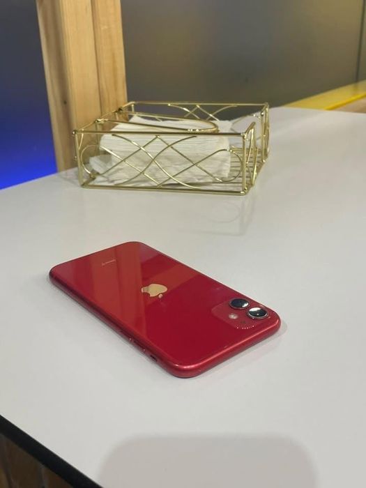 Vând iPhone 11 de 128gb‼️