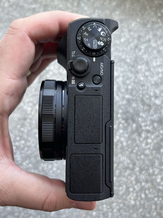 Canon G5X mark II (modelul superior lui G7X mark II)