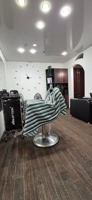 Сдам в аренду парикмахерское кресло