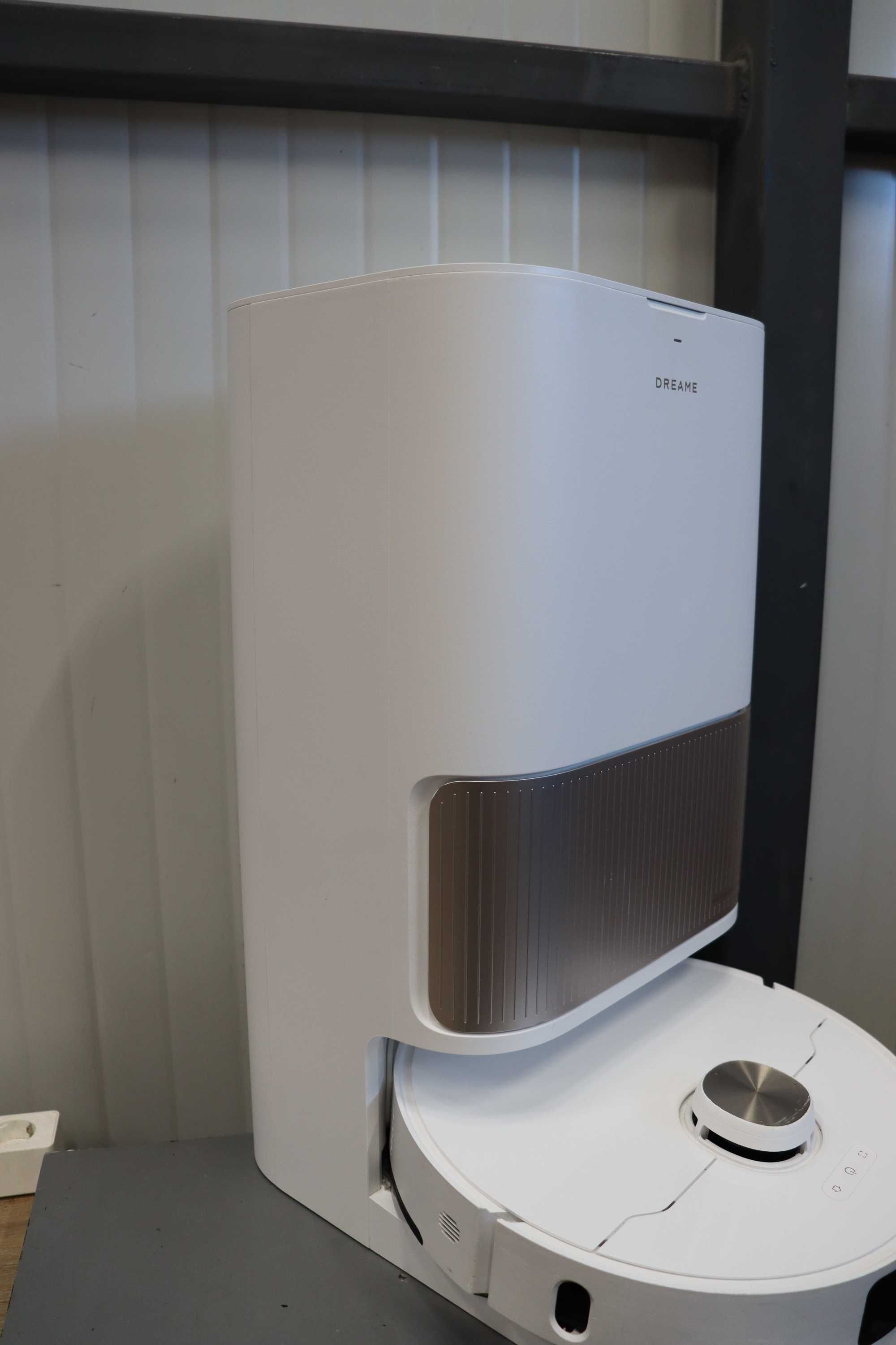 Прахосмукачка робот DREAME L40 Ultra, 11 000Pa, гореща вода при 65°C