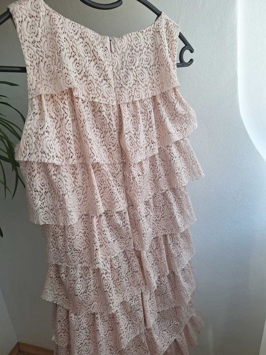 Rochie scurta roz prafuit-crem cu volane