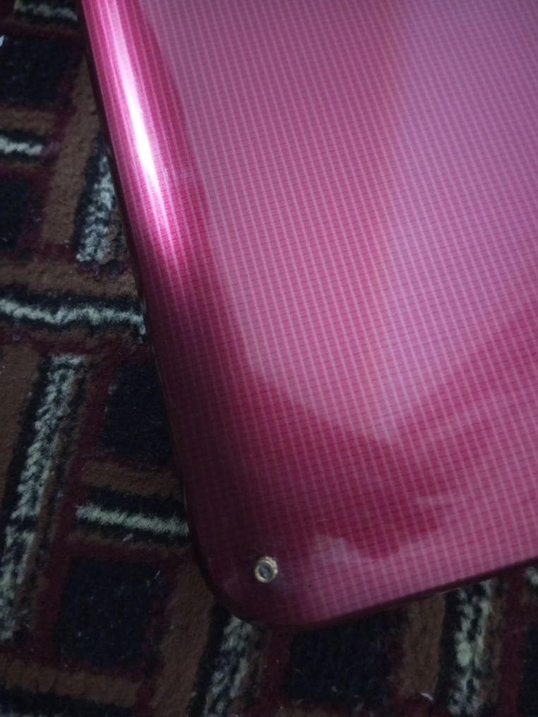 Toshiba noutbook. Core i3. 4 yadro. 256 gb ssd. Batareykasi yaxshi
