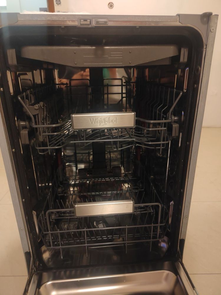 Съдомиялна за вграждане whirlpool 45 см.
