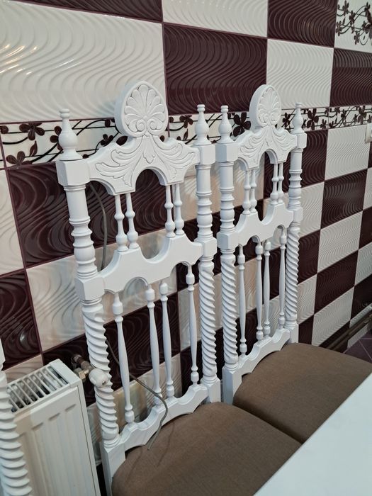 Masa cu 6 scaune din lemn masiv