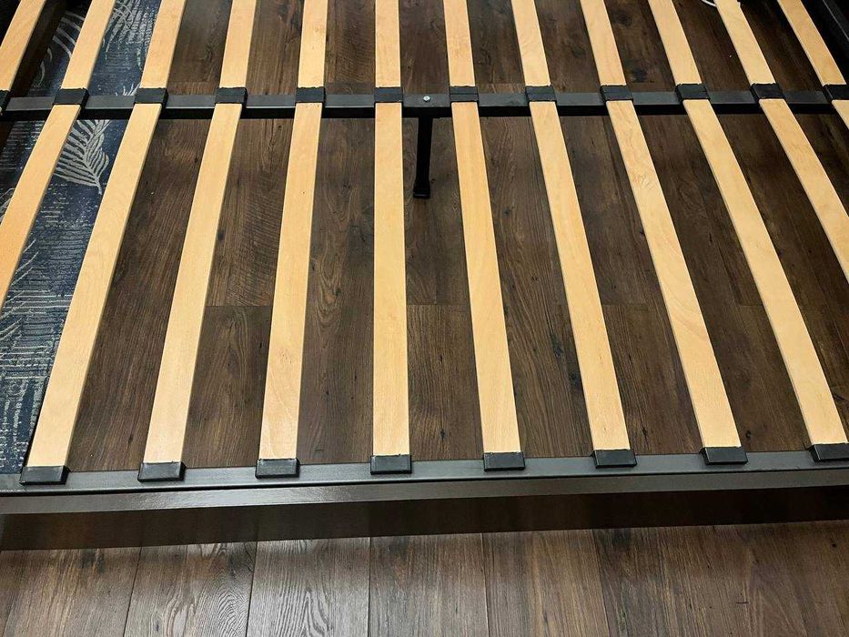 Vând somieră 160x200 cm