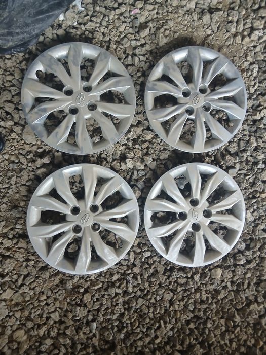 Продам оригинальные колпаки  хундай