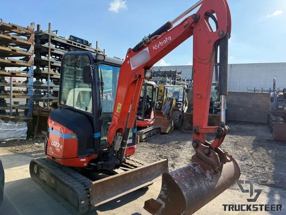 Kubota U 27-4 Avans leasing de la 15% Kubota U 27-4 2.7T 3.300h 21CP AC 2018