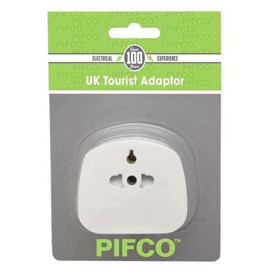 Adaptor universal. Intrare: UK standard. Iesire: European standard.