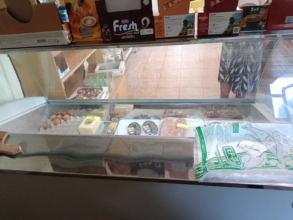 Хладилна витрина