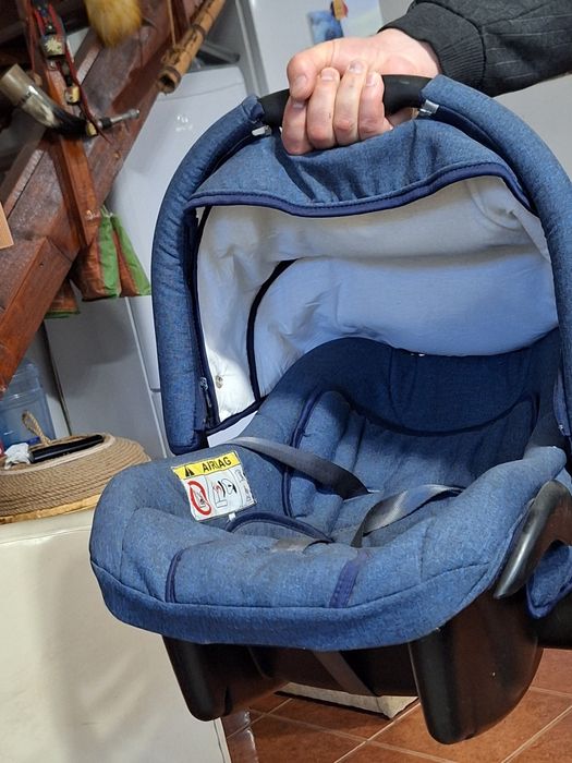 Scoica bebe pentru calatorie