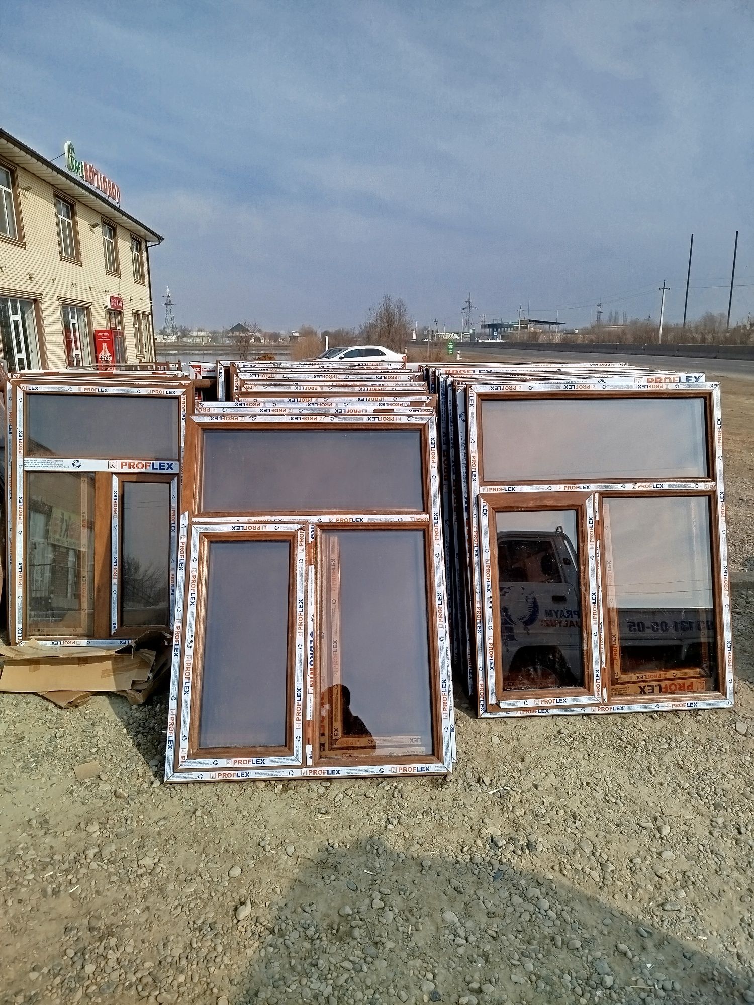 Akfa plast derazalar MDF eshiklar optom narxlarda