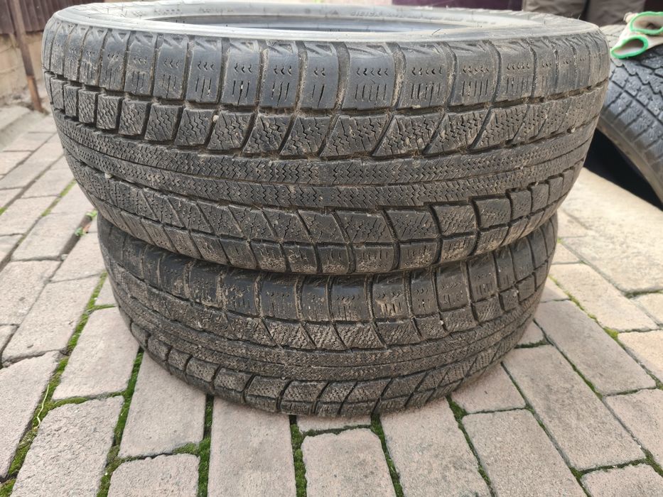 215/60 R17 зимние б/у 2шт