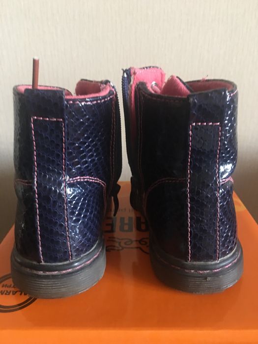 Продам осенние ботинки для девочки