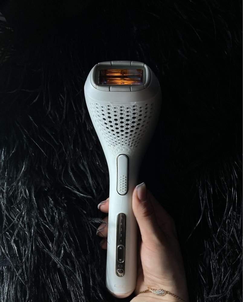 Aparat de epilate definitiva Philips Lumea cu IPL