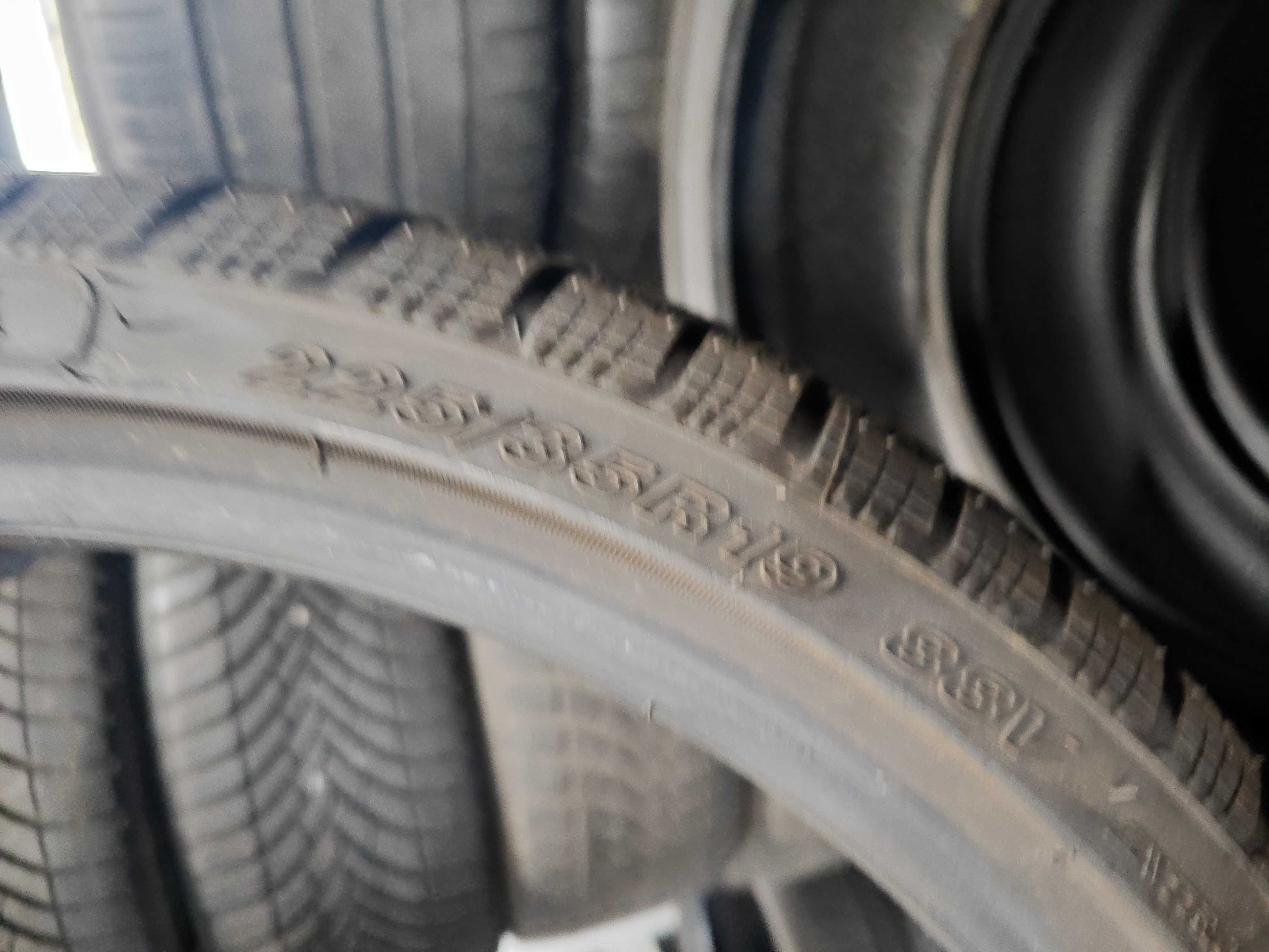 2бр.зимни гуми 225/35/19 Goodride