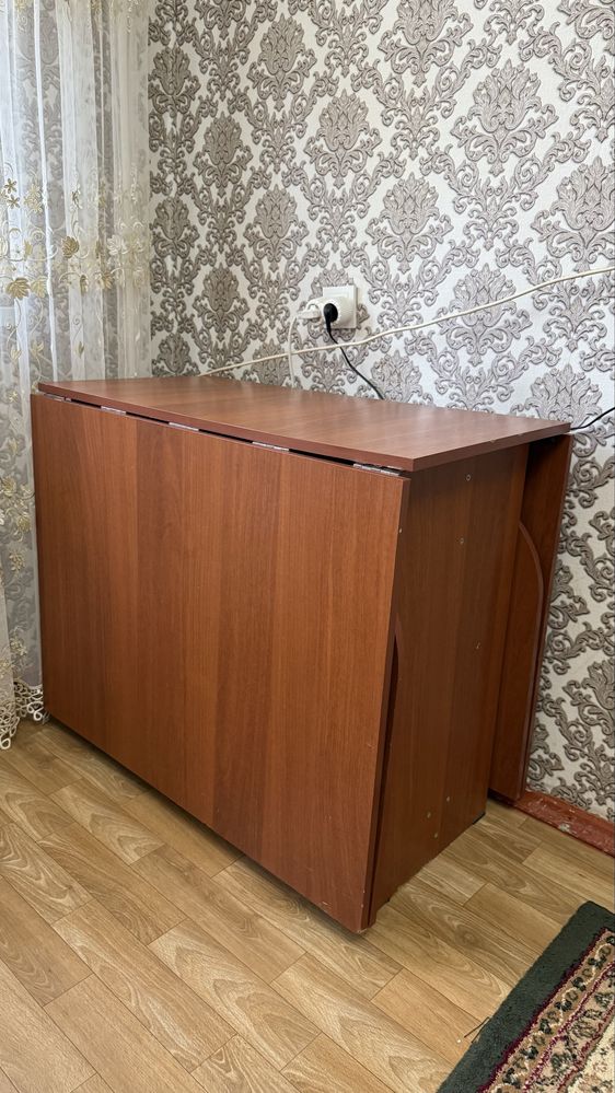 Продам стол трансформер.