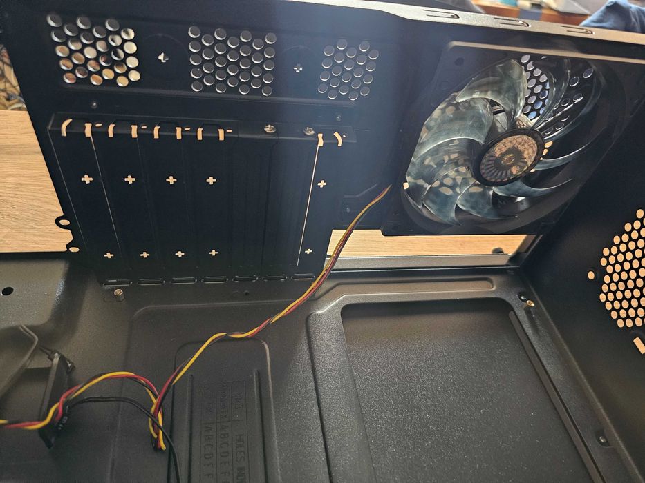Сървърна кутия | 8xHDD 3.5 | Cooler Master N300 | Server Computer Case
