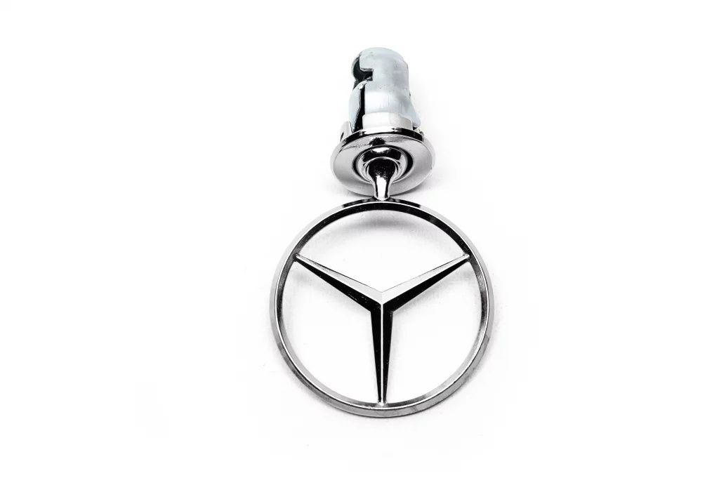 Продам прицел mercedes benz эмблема значок оригинал  на w124