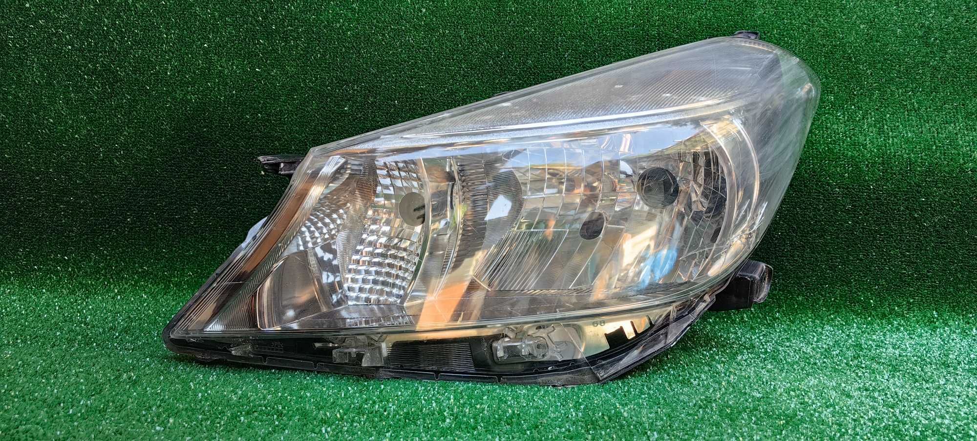 Фар за Toyota Yaris / Тойота Ярис