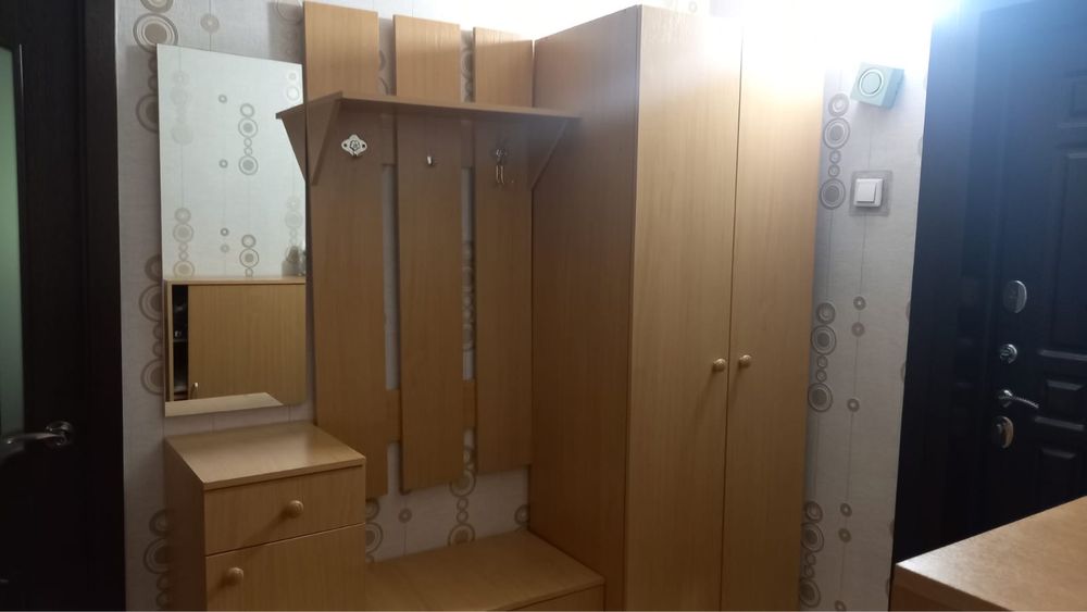 Продам шкаф для прихожей