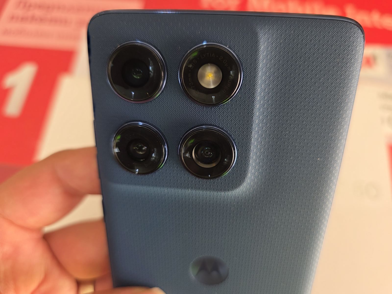 Motorola Moto Edge 60 8/256 , чисто нов , 3 години гаранция