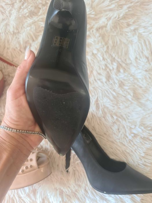 Маркови обувки, нови, или ползвани само един път