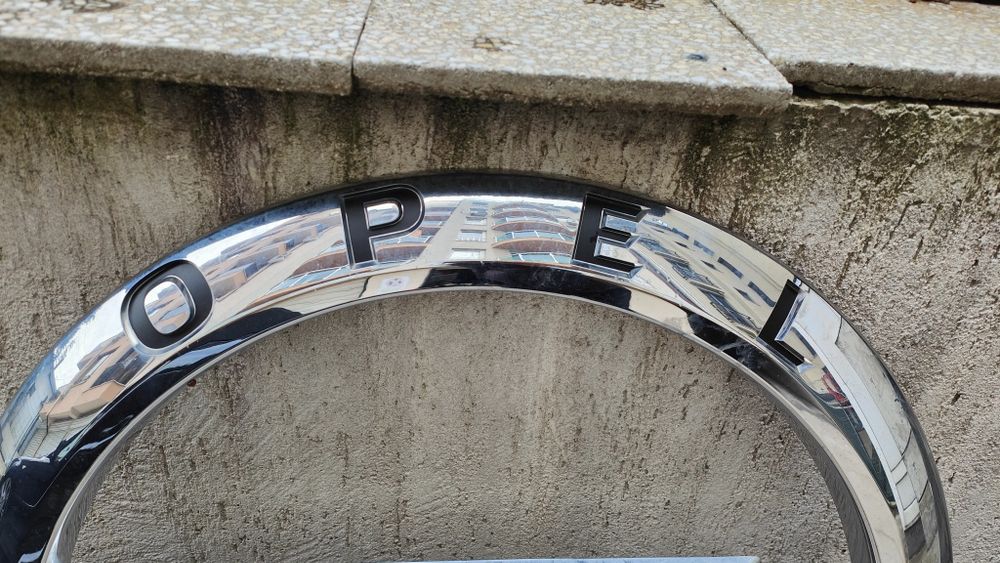 OPEL рекламни емблеми 2бр. емблема Опел табела реклама сервиз магазин