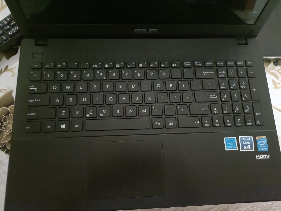 Vând laptop fara incarcator