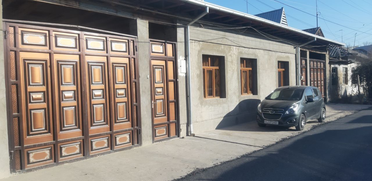 Ховли уй сотилади
