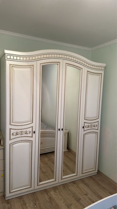 Спальный гарнитур